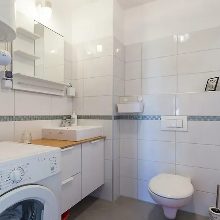 Chaplin Apartment *